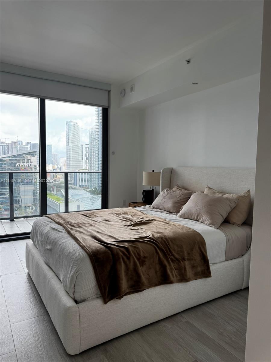 45 SW 9th St #2009 Miami, FL 33130