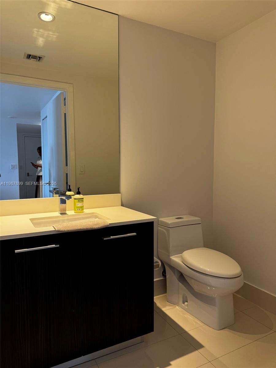 45 SW 9th St #2009 Miami, FL 33130