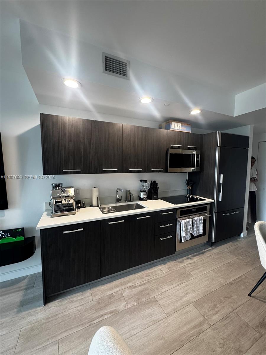 45 SW 9th St #2009 Miami, FL 33130