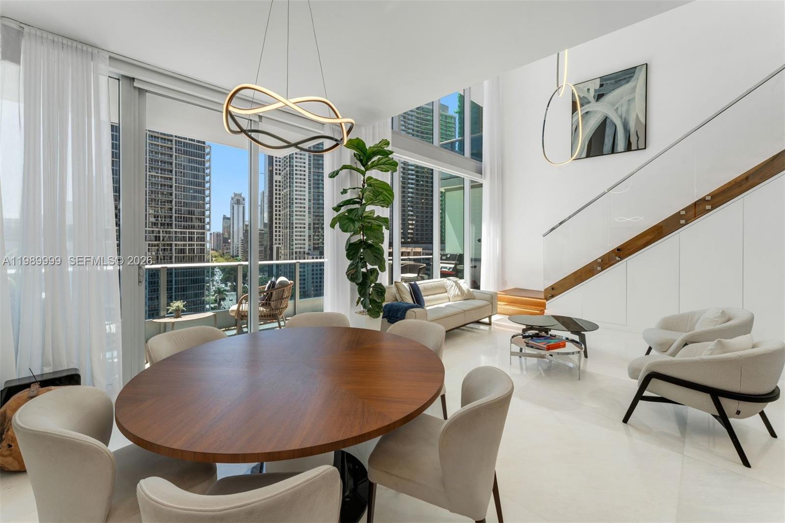 200 Biscayne Blvd Way #1406 Miami, FL 33131