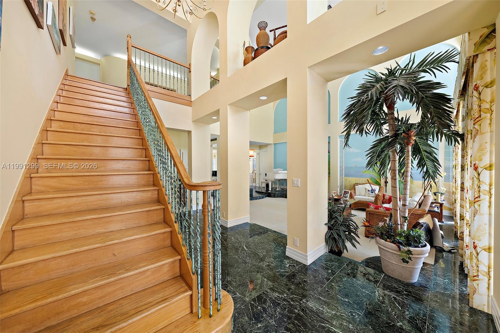 1047 S Southlake Dr Hollywood, FL 33019