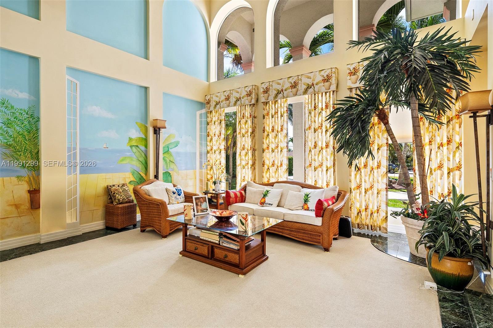 1047 S Southlake Dr Hollywood, FL 33019