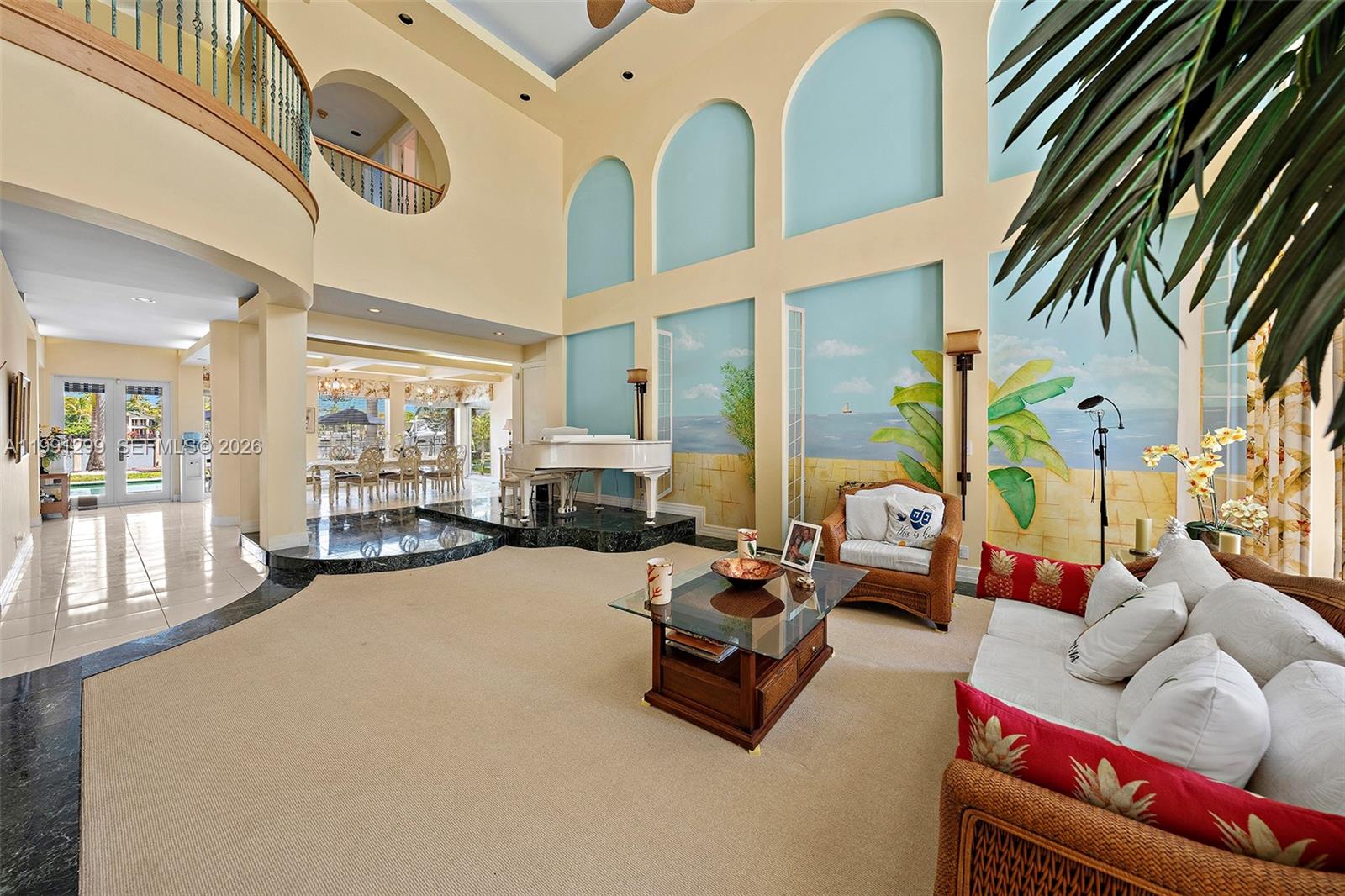 1047 S Southlake Dr Hollywood, FL 33019