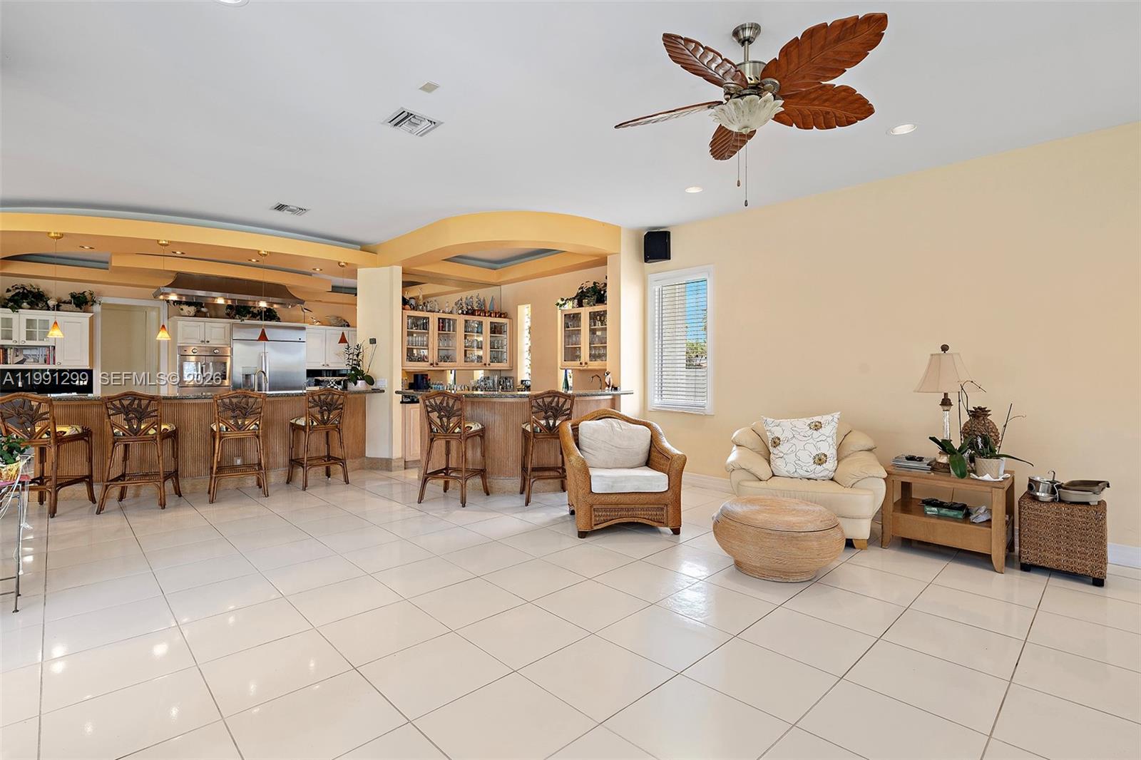 1047 S Southlake Dr Hollywood, FL 33019