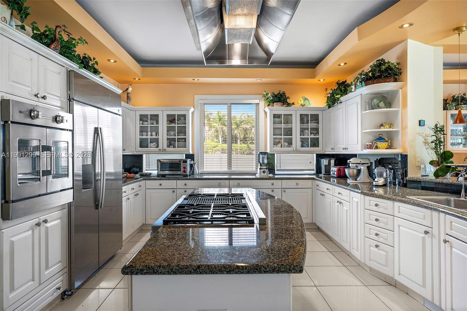 1047 S Southlake Dr Hollywood, FL 33019