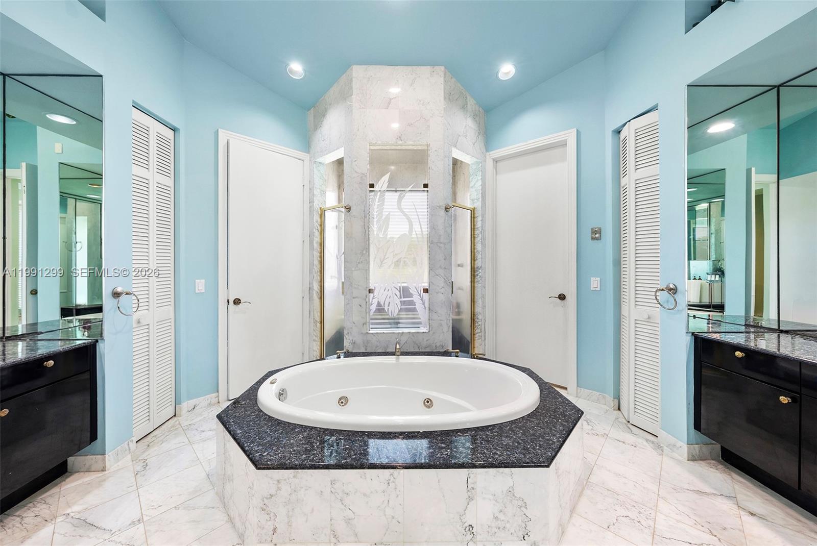 1047 S Southlake Dr Hollywood, FL 33019