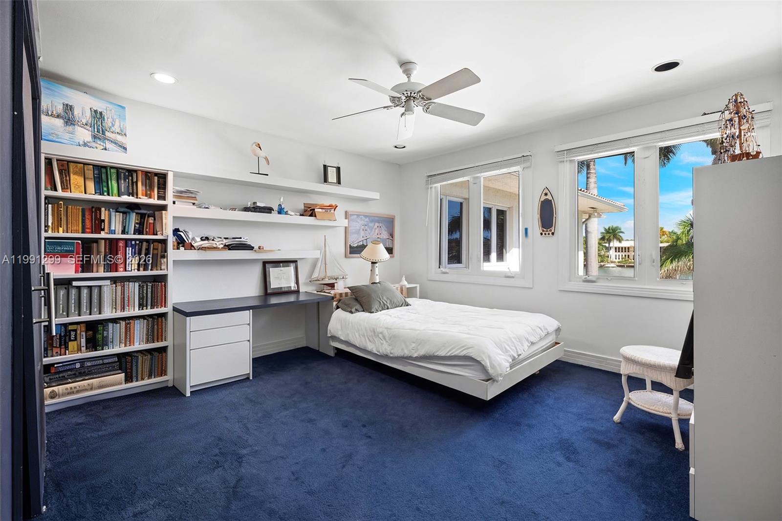 1047 S Southlake Dr Hollywood, FL 33019