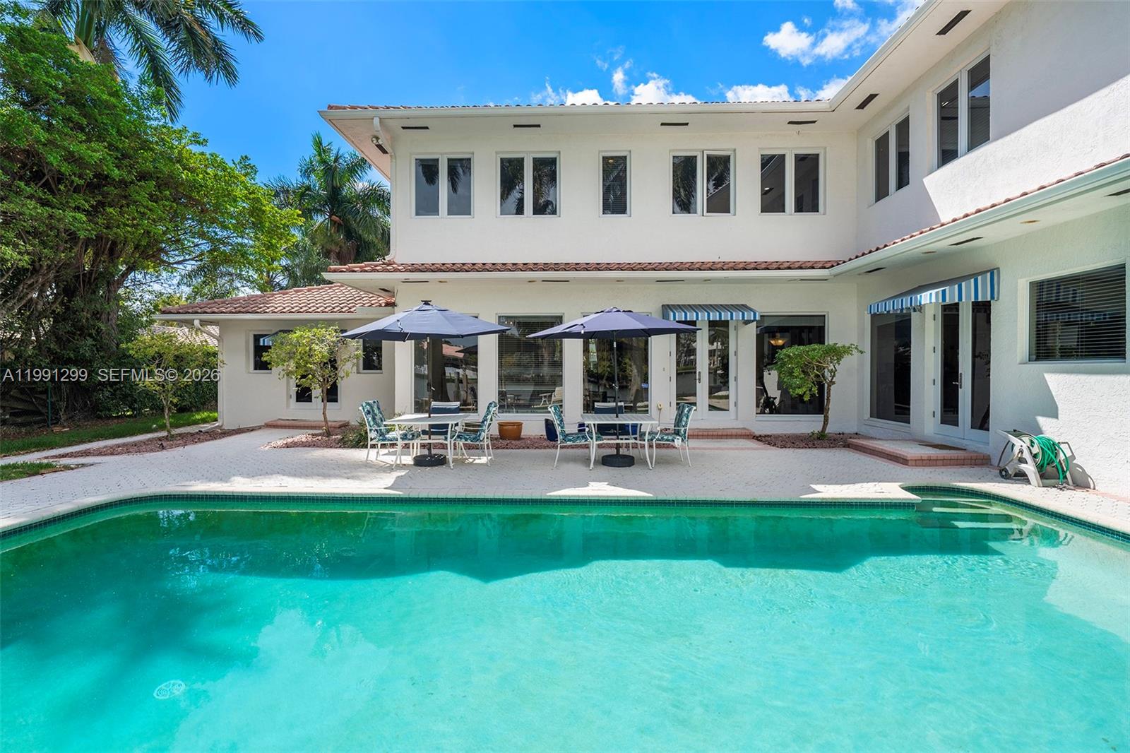 1047 S Southlake Dr Hollywood, FL 33019