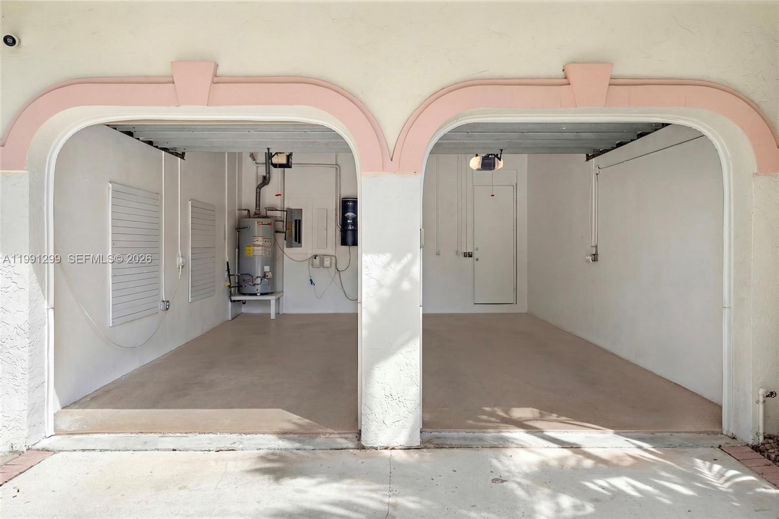 1047 S Southlake Dr Hollywood, FL 33019