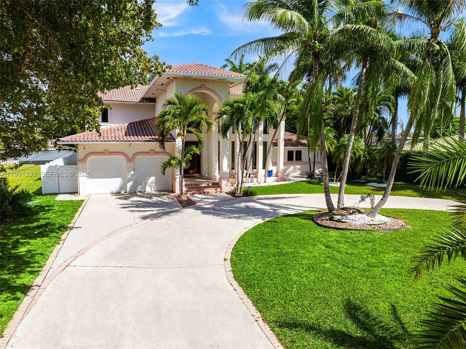 1047 S Southlake Dr Hollywood, FL 33019