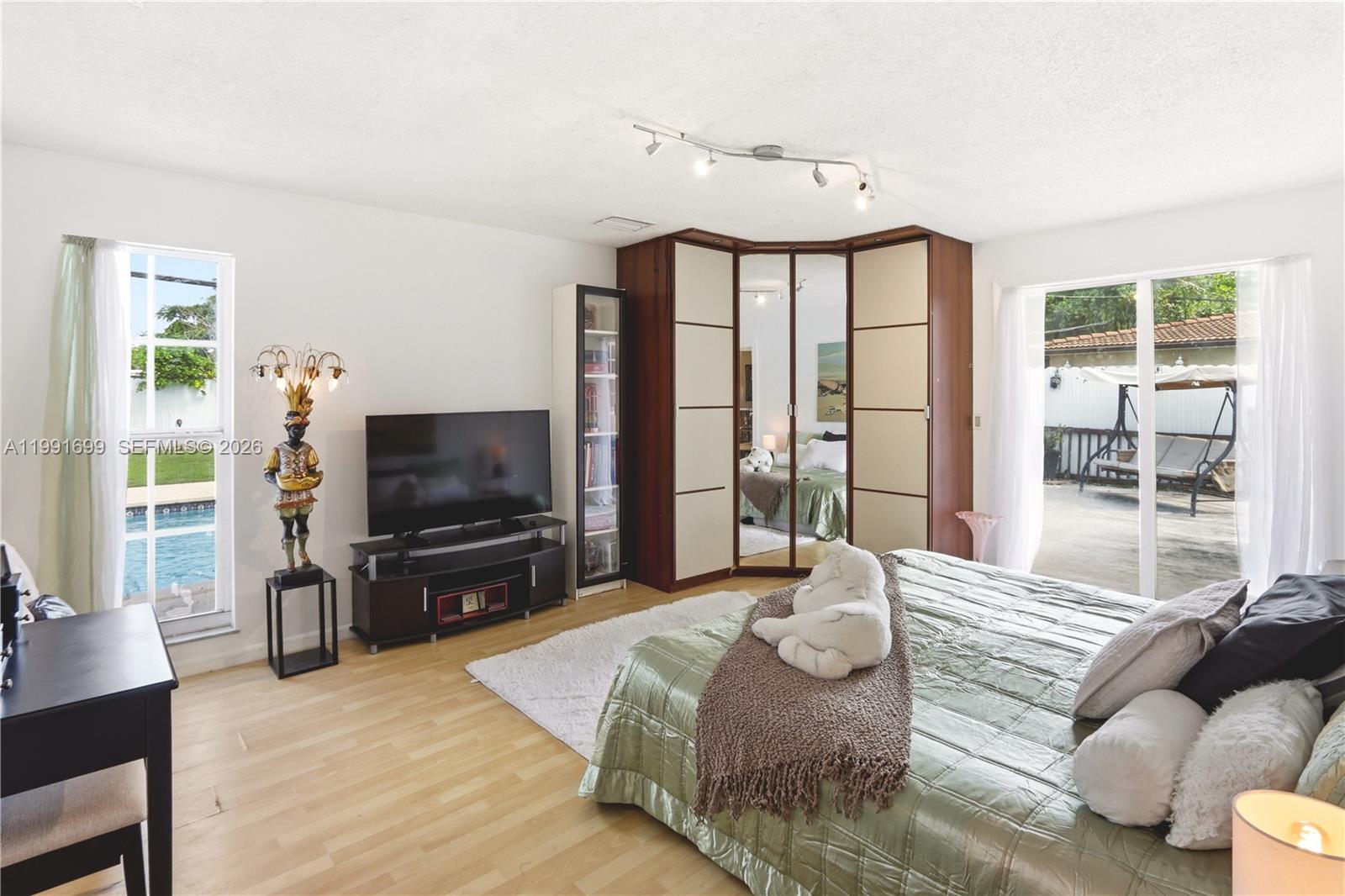 9955 SW 74th St Miami, FL 33173