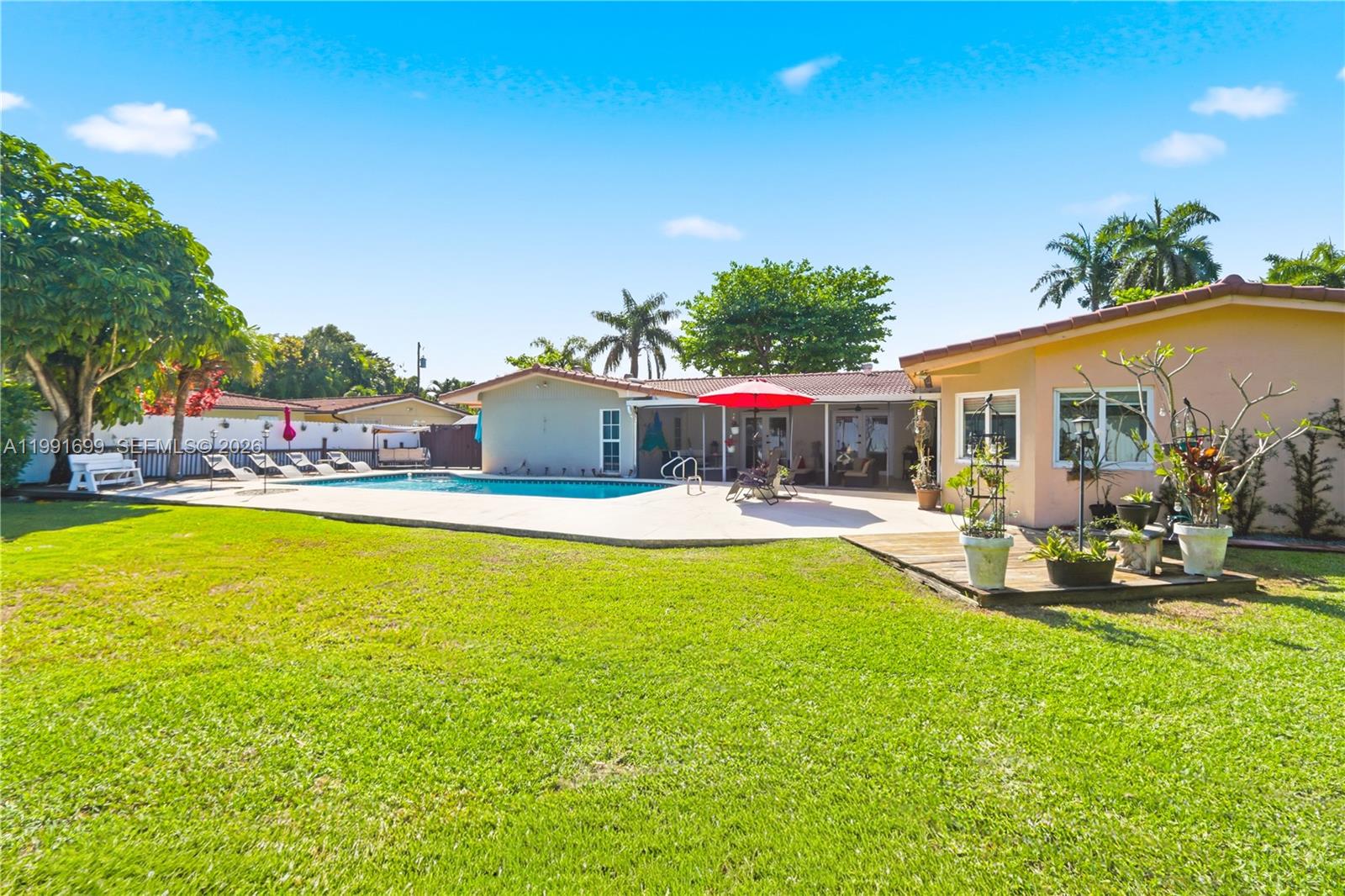 9955 SW 74th St Miami, FL 33173