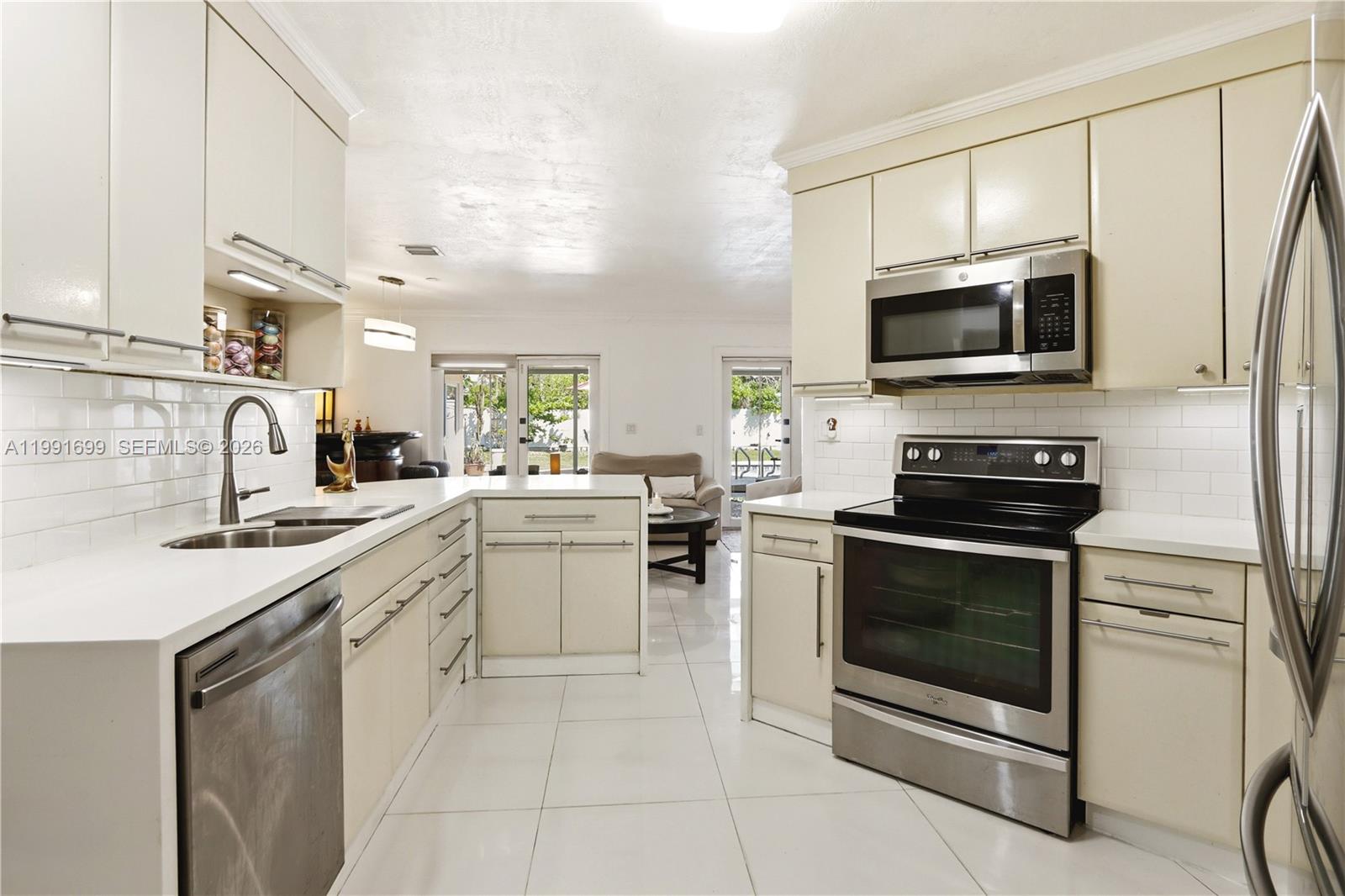 9955 SW 74th St Miami, FL 33173