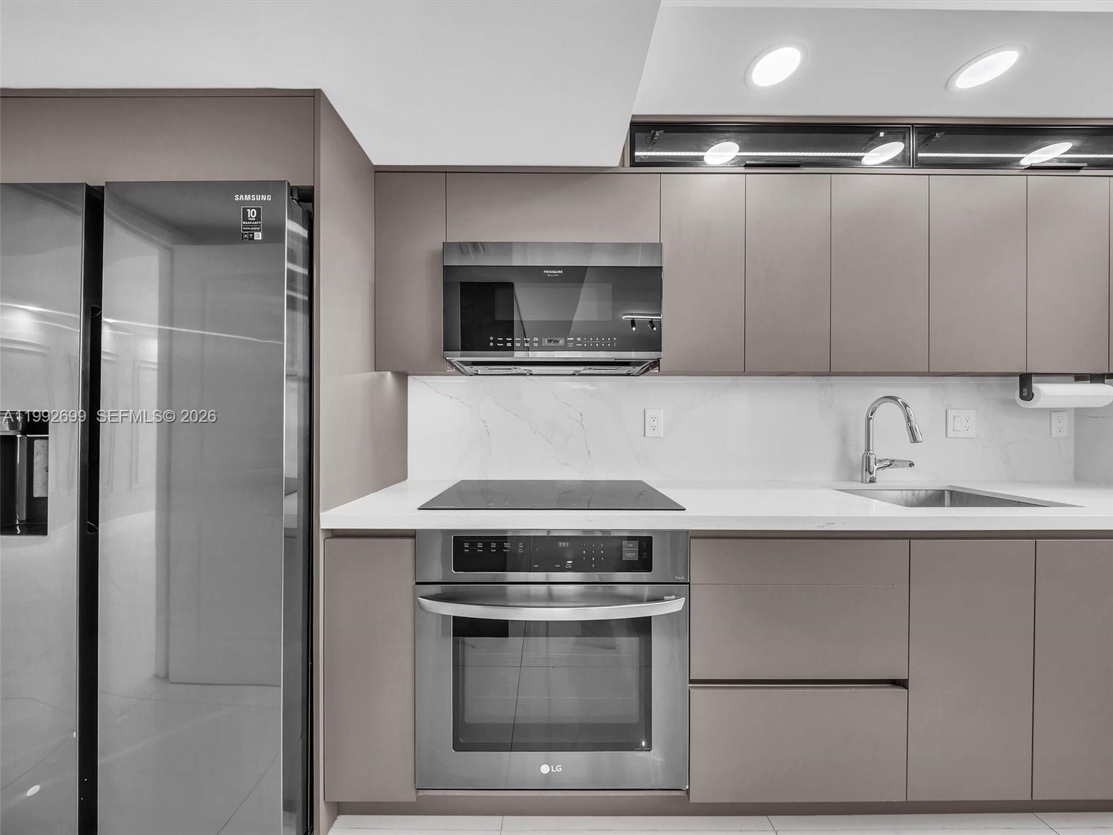 301 174th St #2004 Sunny Isles Beach, FL 33160