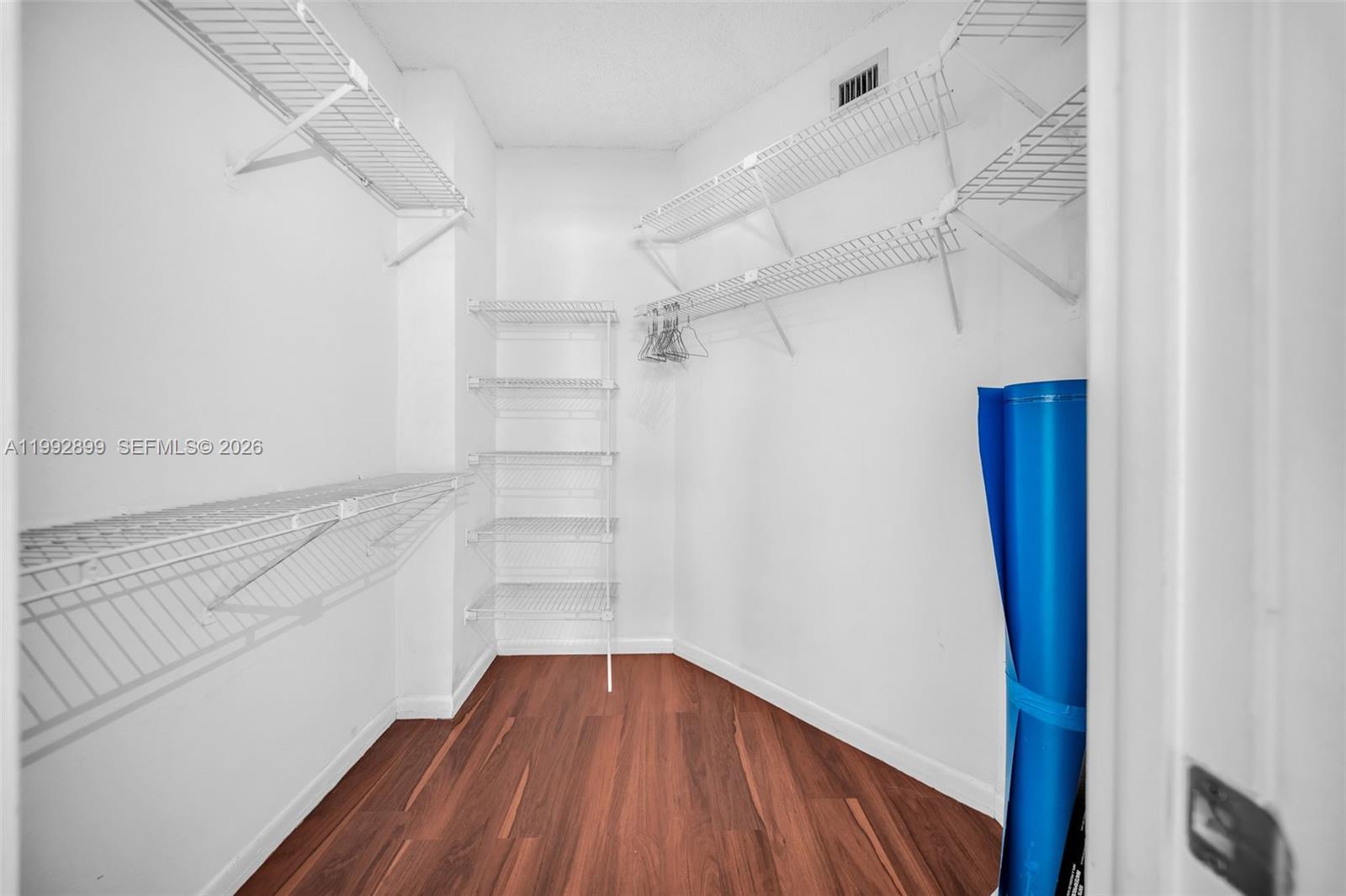 8290 Lake Dr #514 Doral, FL 33166