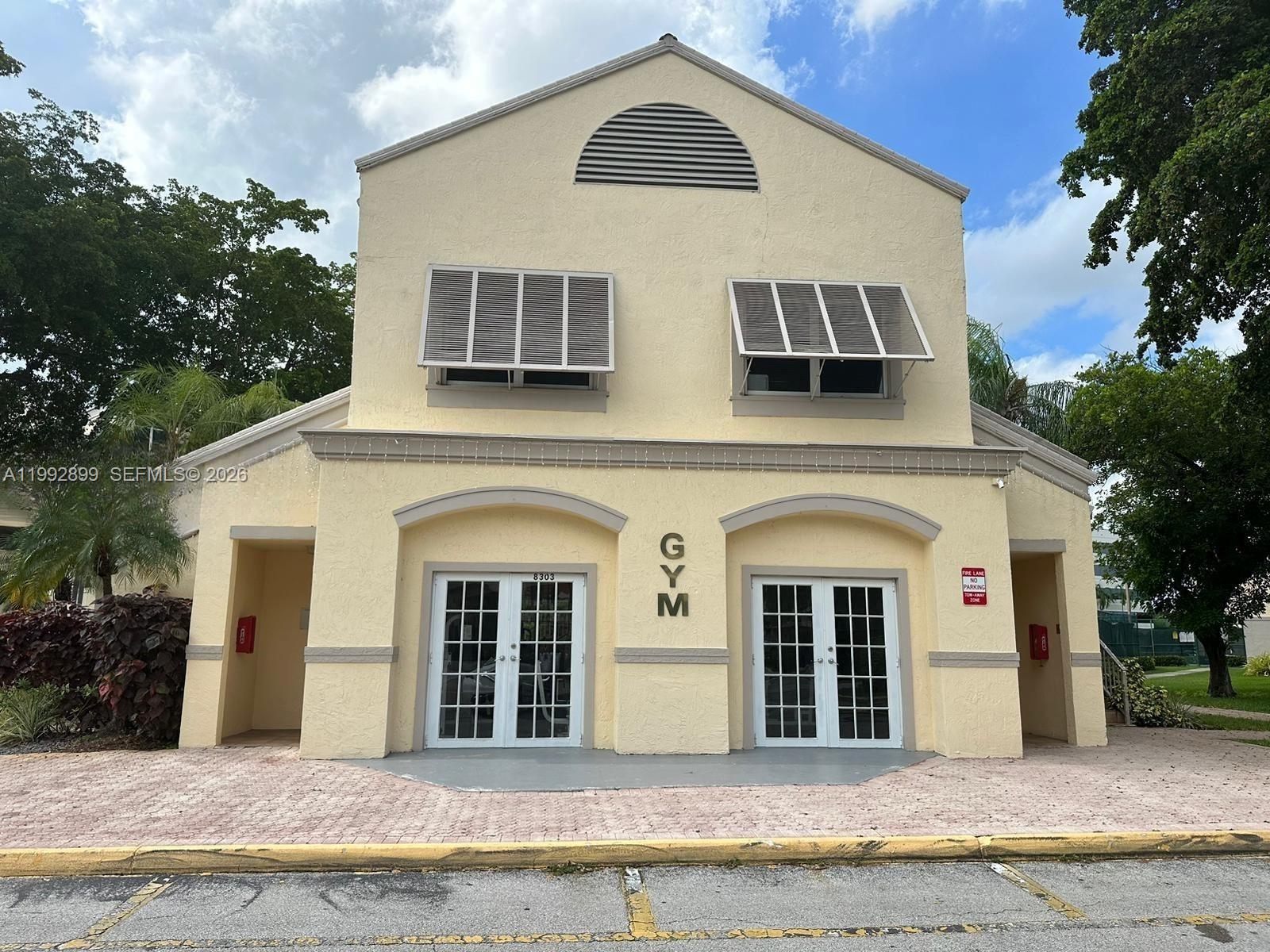 8290 Lake Dr #514 Doral, FL 33166