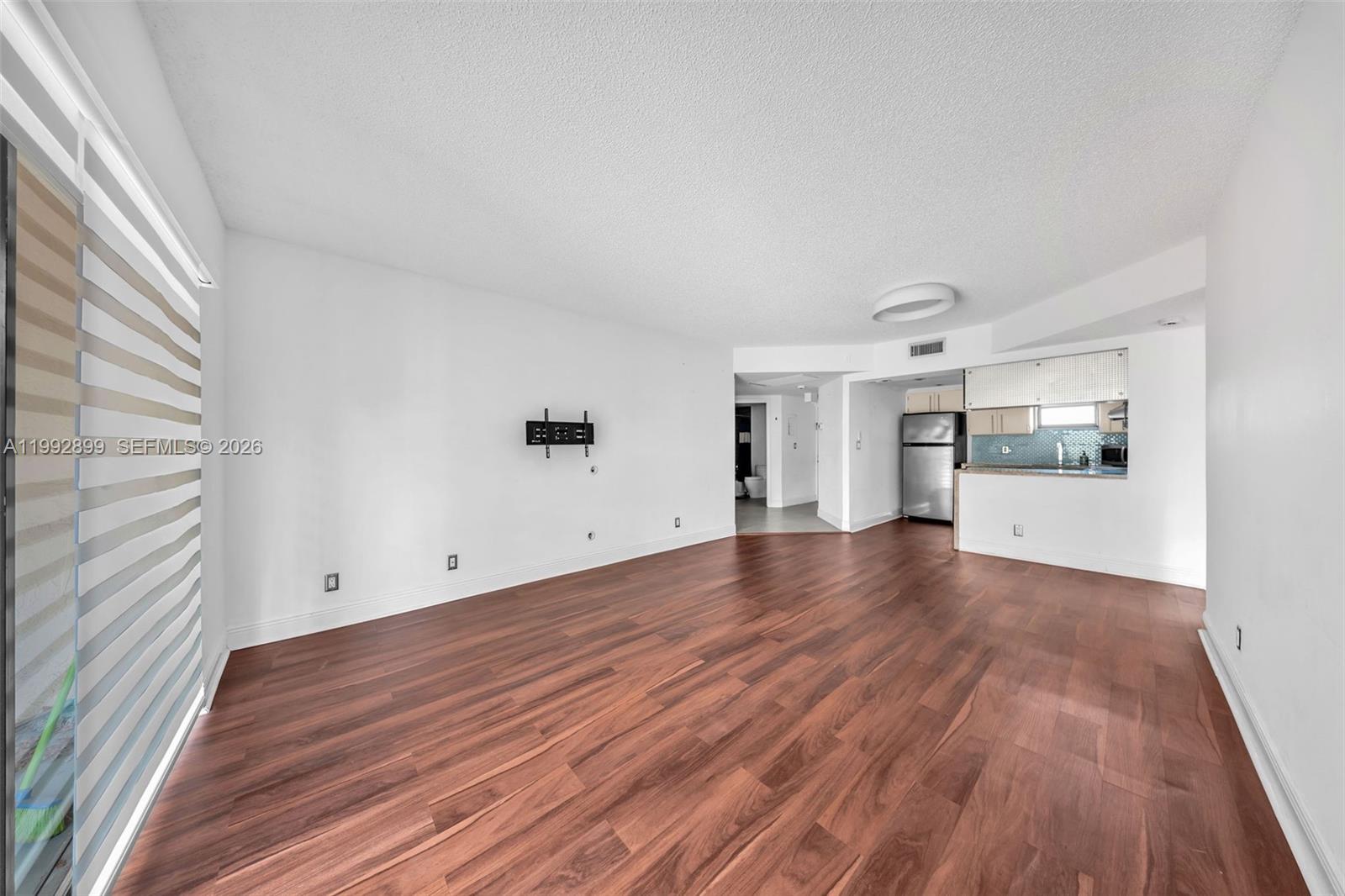 8290 Lake Dr #514 Doral, FL 33166