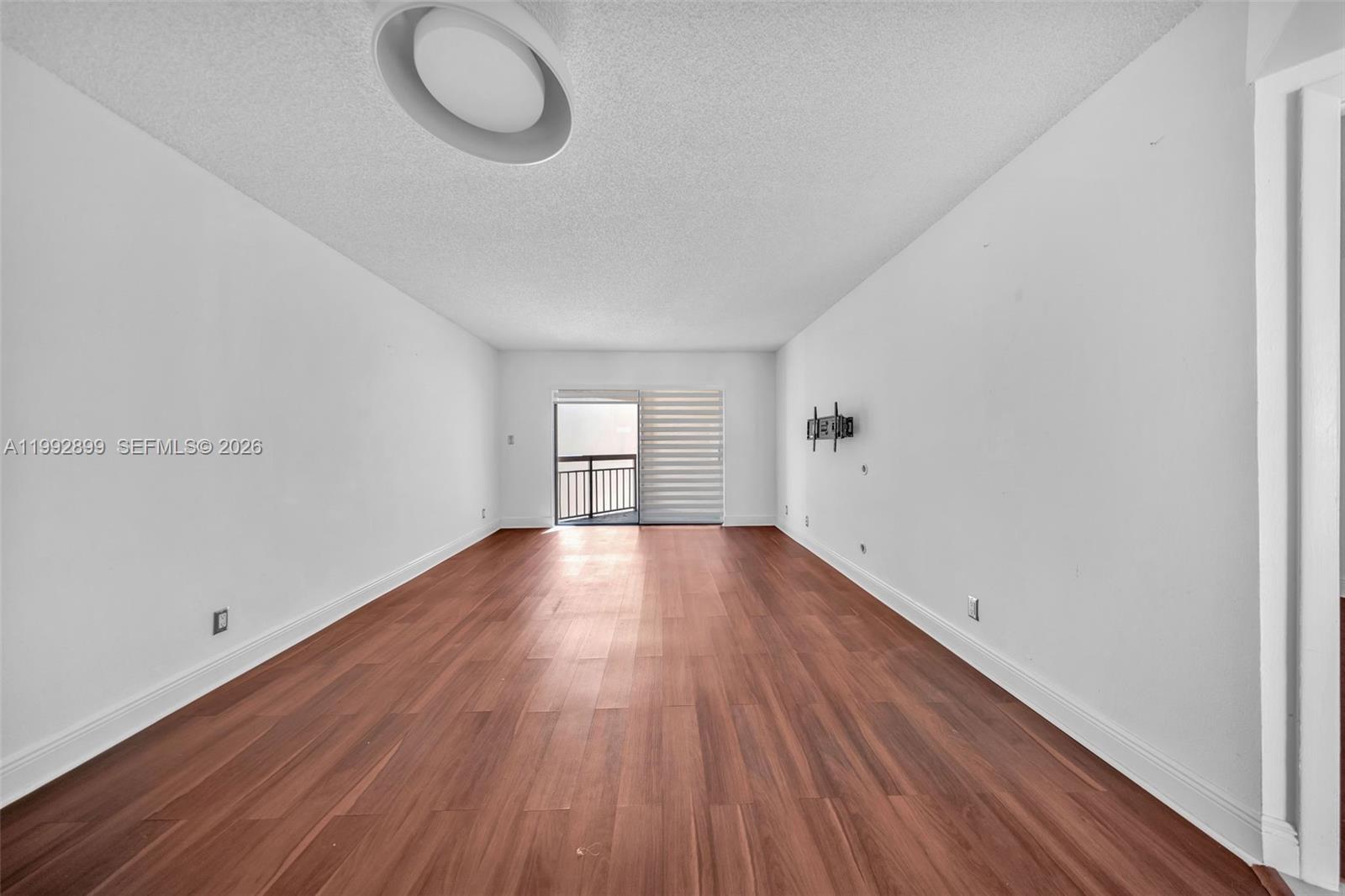 8290 Lake Dr #514 Doral, FL 33166