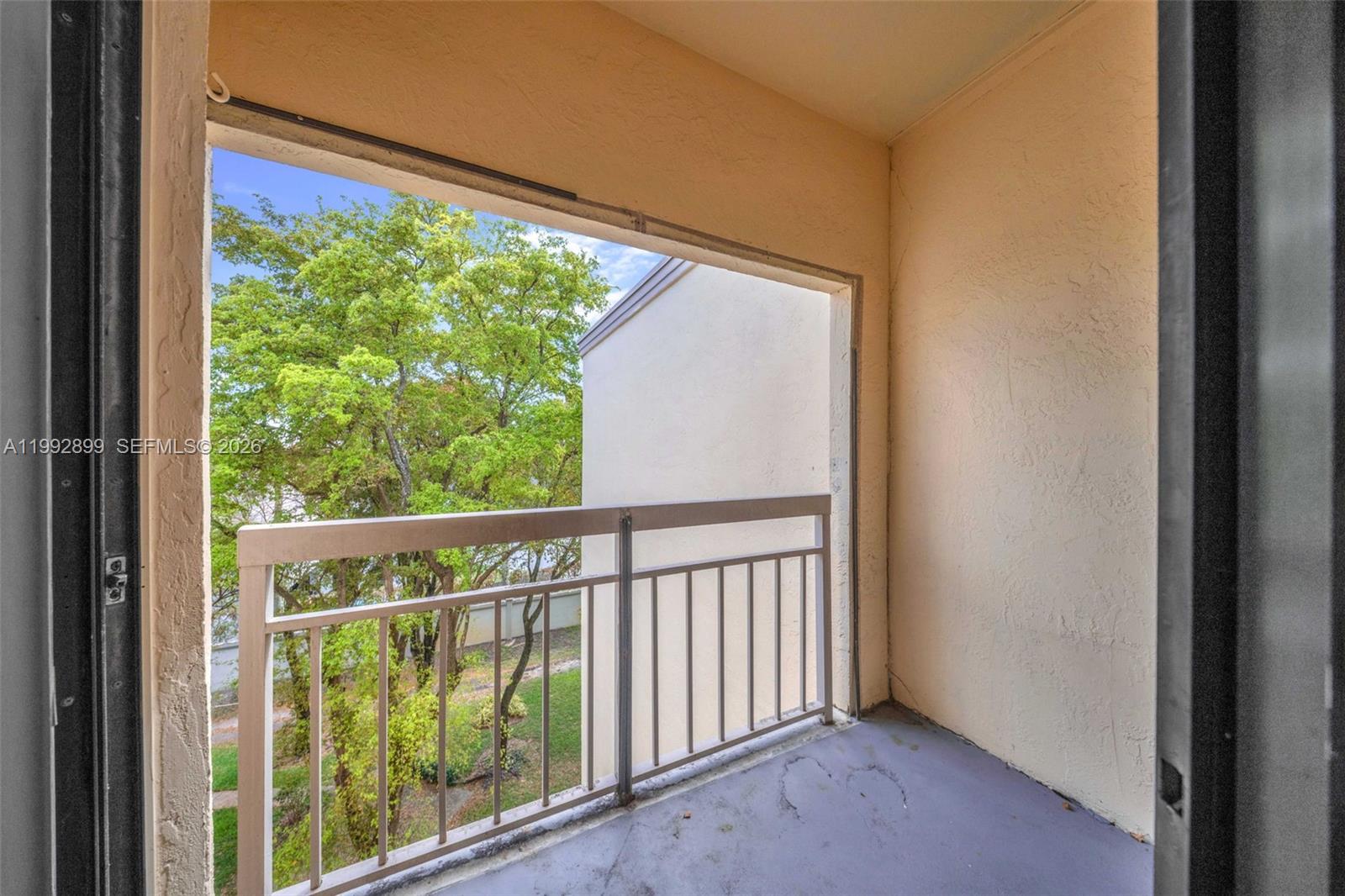 8290 Lake Dr #514 Doral, FL 33166