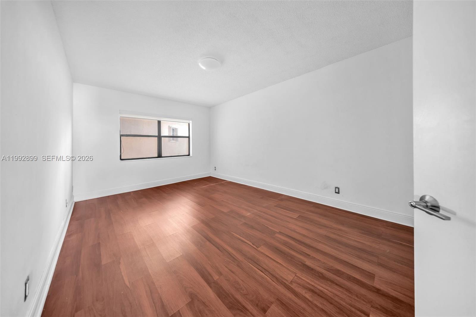 8290 Lake Dr #514 Doral, FL 33166