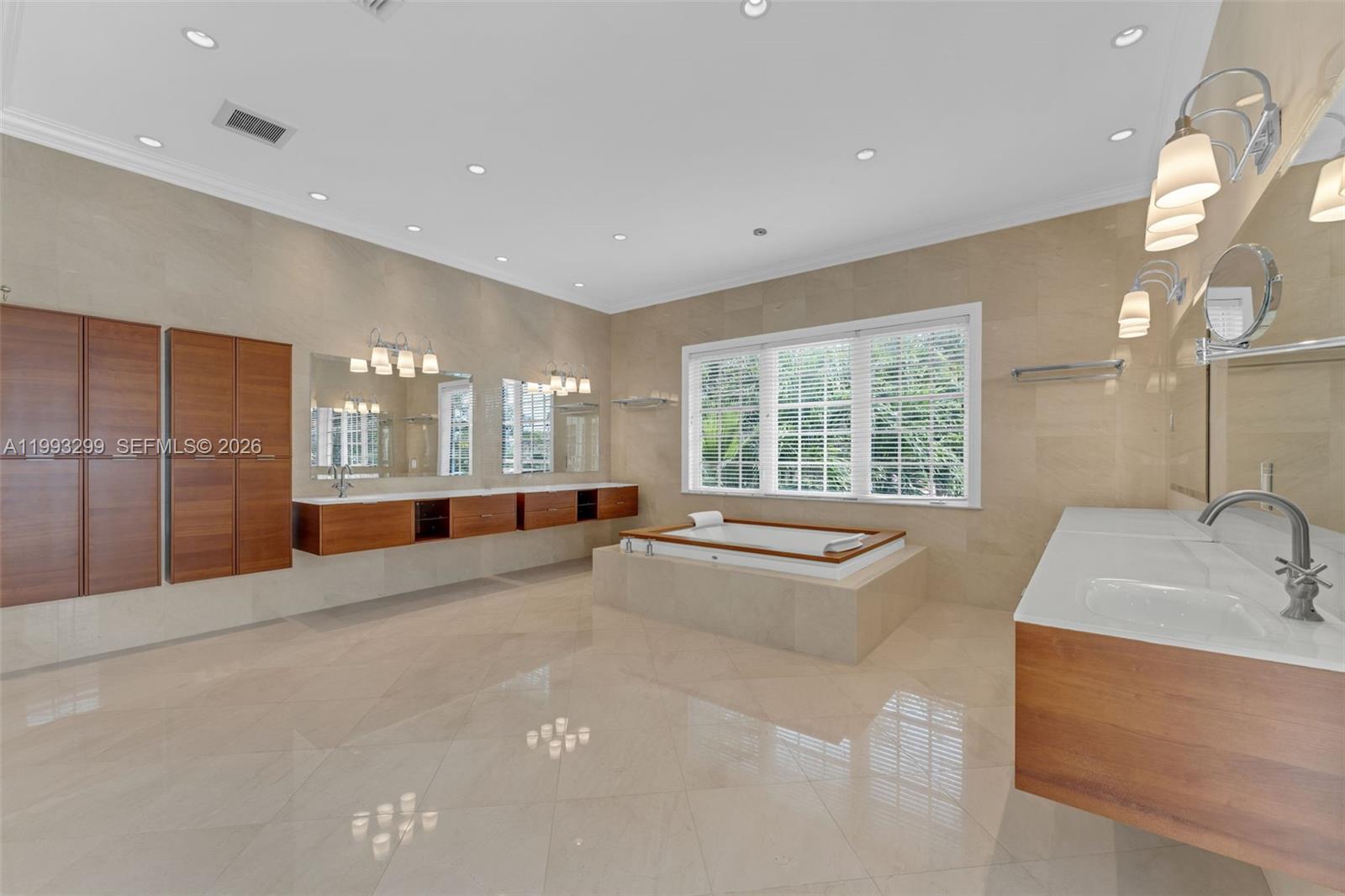 797 Ridgewood Rd #. Key Biscayne, FL 33149