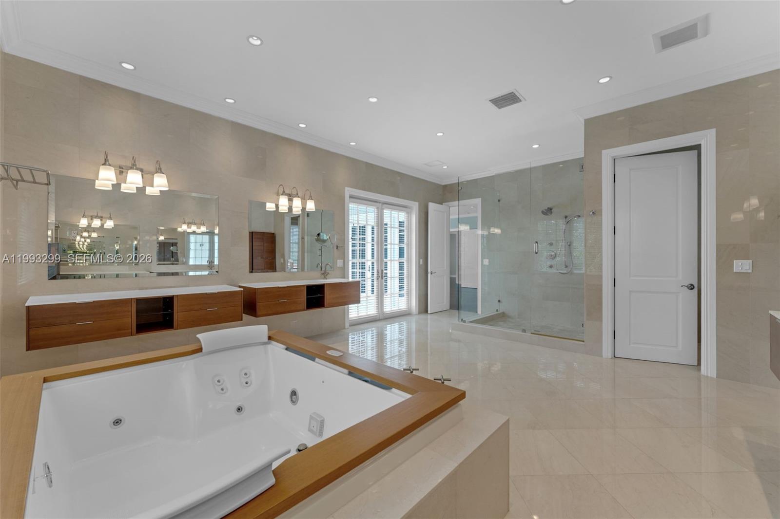 797 Ridgewood Rd #. Key Biscayne, FL 33149