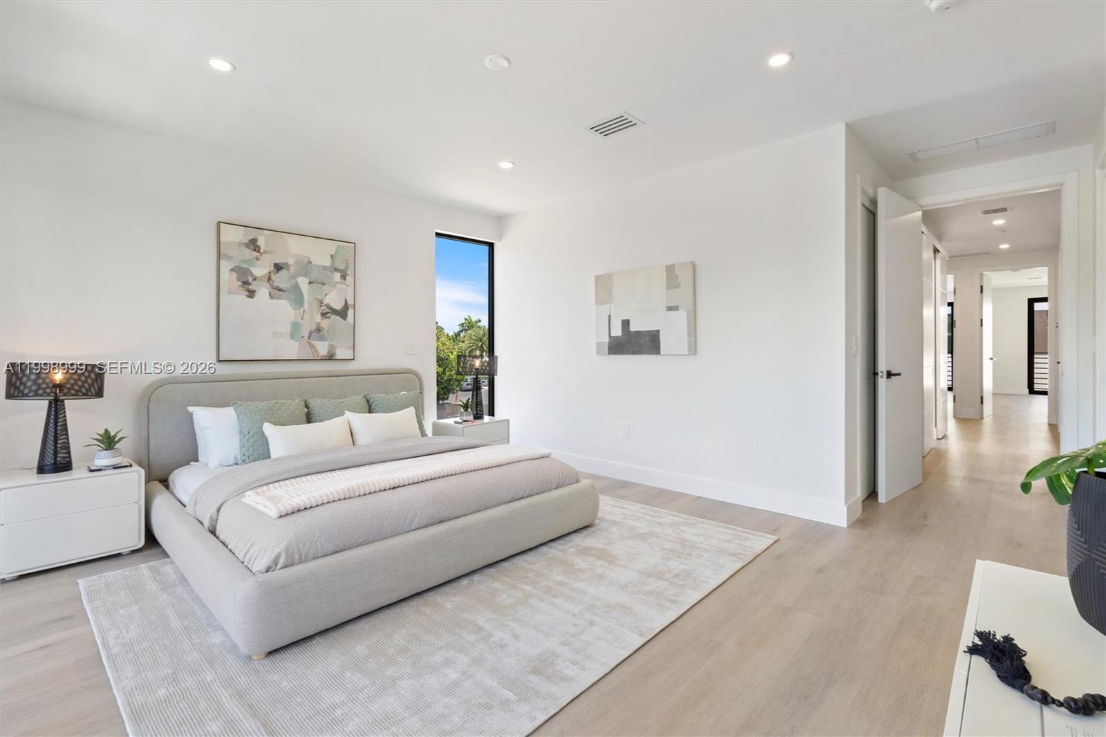 2431 NE 18th St Fort Lauderdale, FL 33305