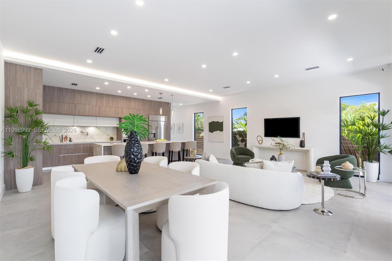 2431 NE 18th St Fort Lauderdale, FL 33305