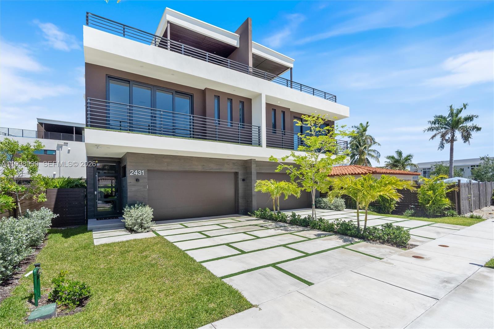 2431 NE 18th St Fort Lauderdale, FL 33305