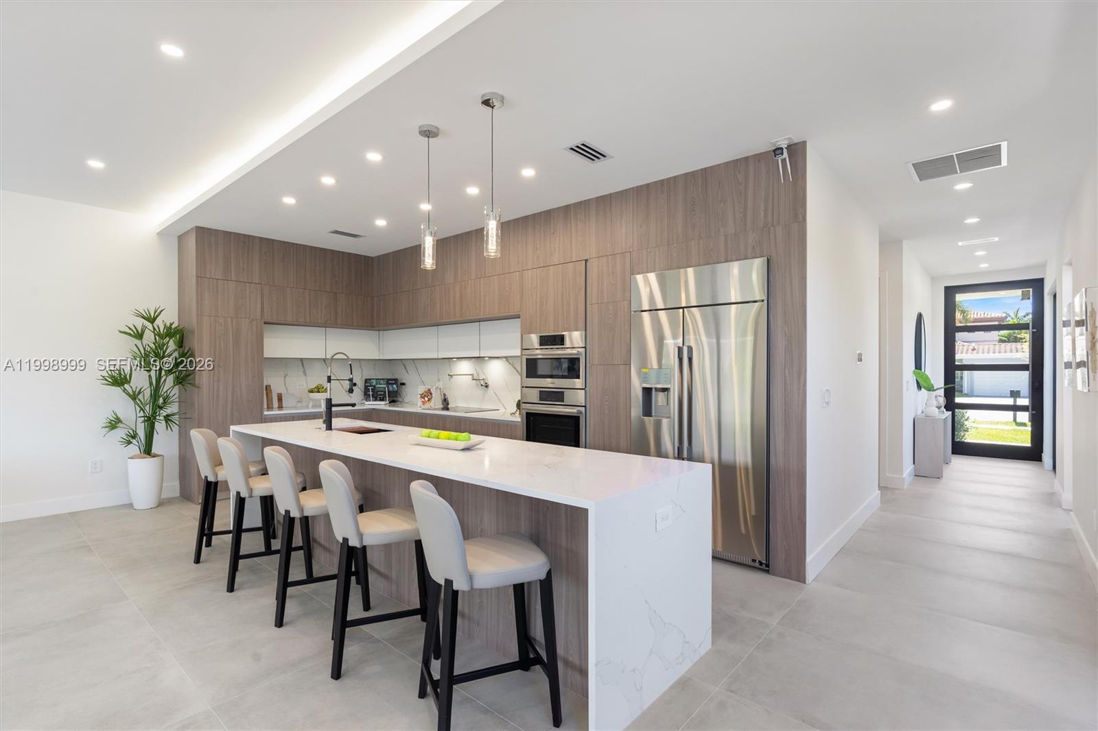 2431 NE 18th St Fort Lauderdale, FL 33305