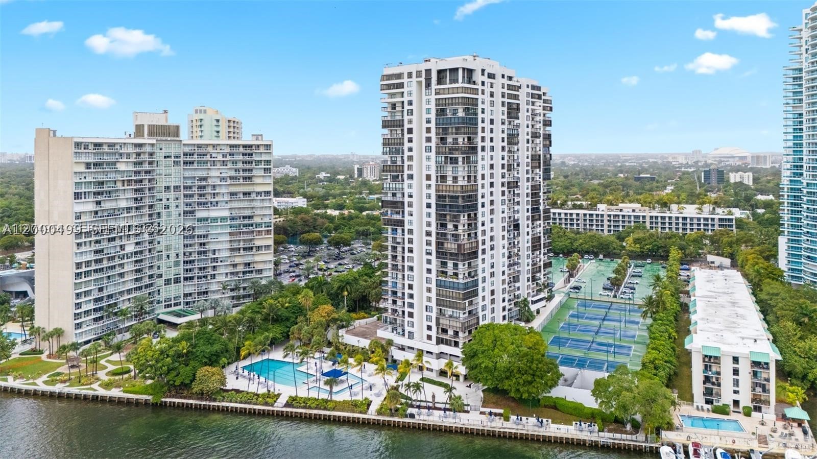 image Brickell Bay Club28