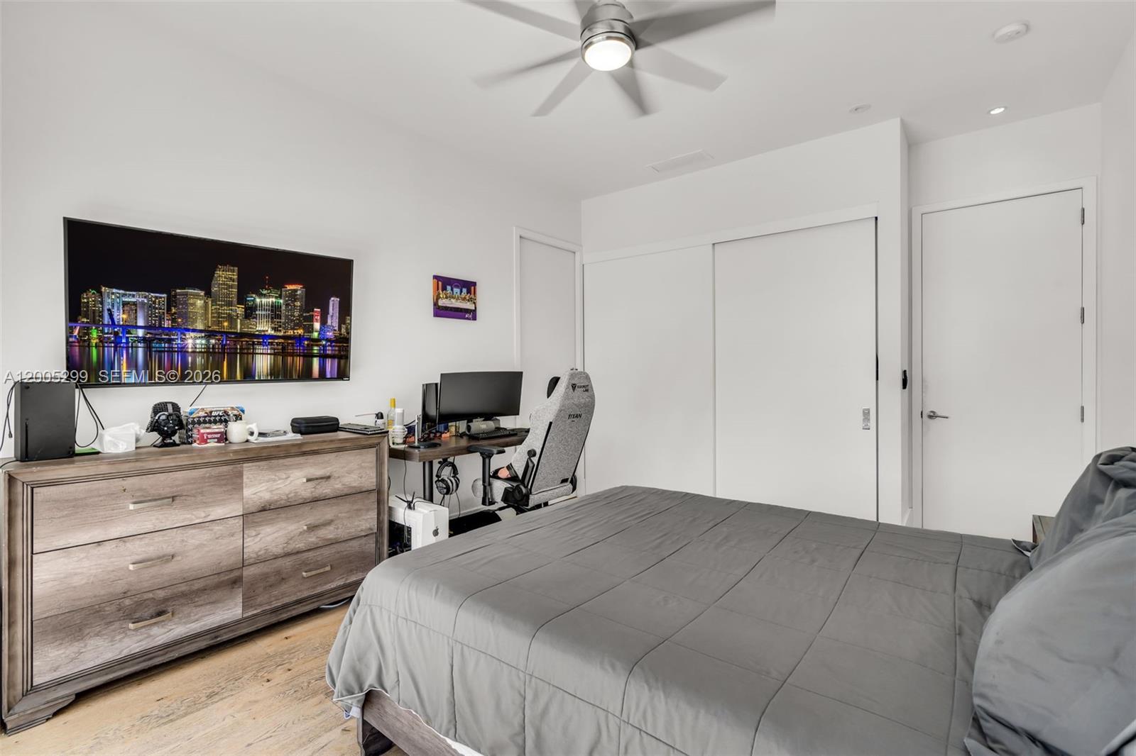 230 W Mcintyre St Key Biscayne, FL 33149