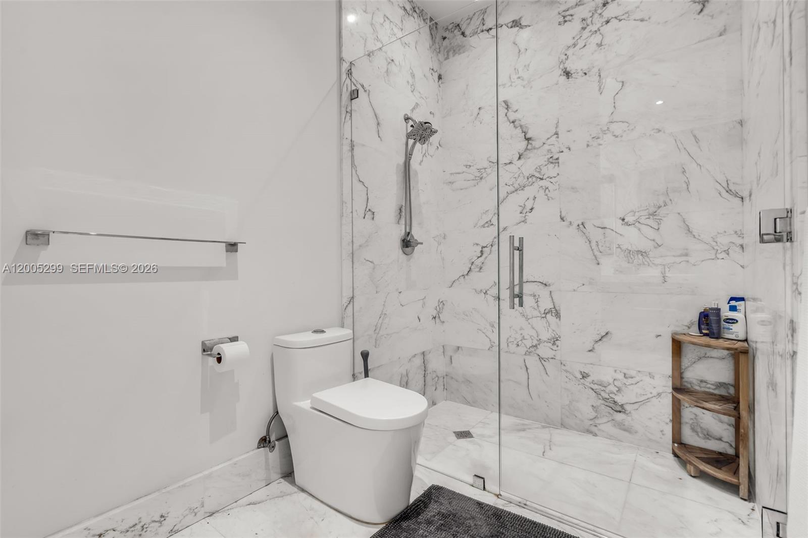 230 W Mcintyre St Key Biscayne, FL 33149