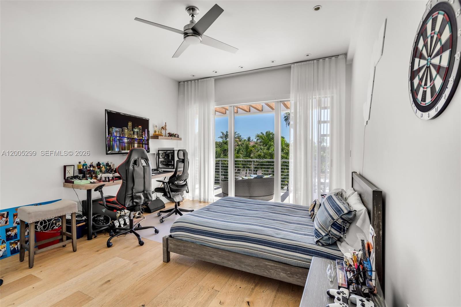 230 W Mcintyre St Key Biscayne, FL 33149