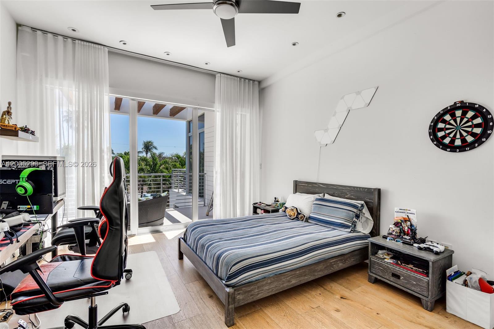 230 W Mcintyre St Key Biscayne, FL 33149