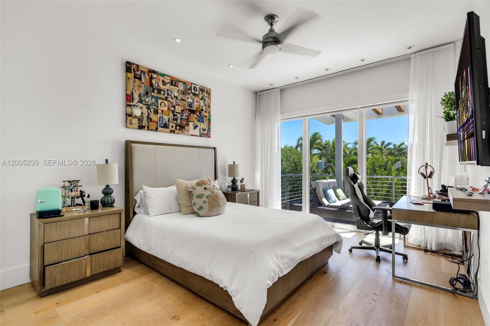 230 W Mcintyre St Key Biscayne, FL 33149