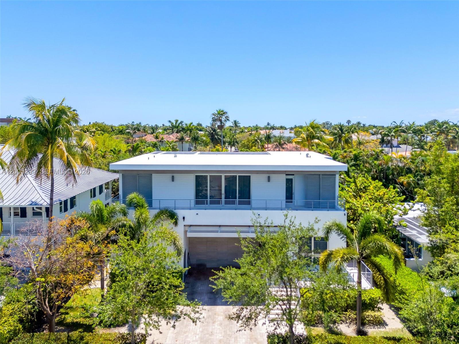 230 W Mcintyre St Key Biscayne, FL 33149