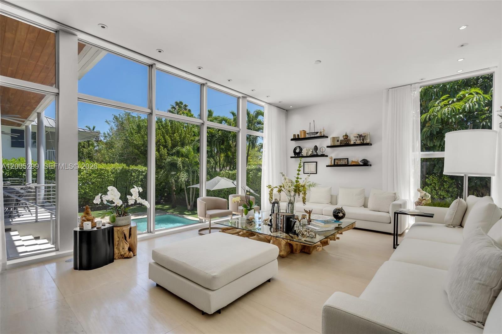 230 W Mcintyre St Key Biscayne, FL 33149