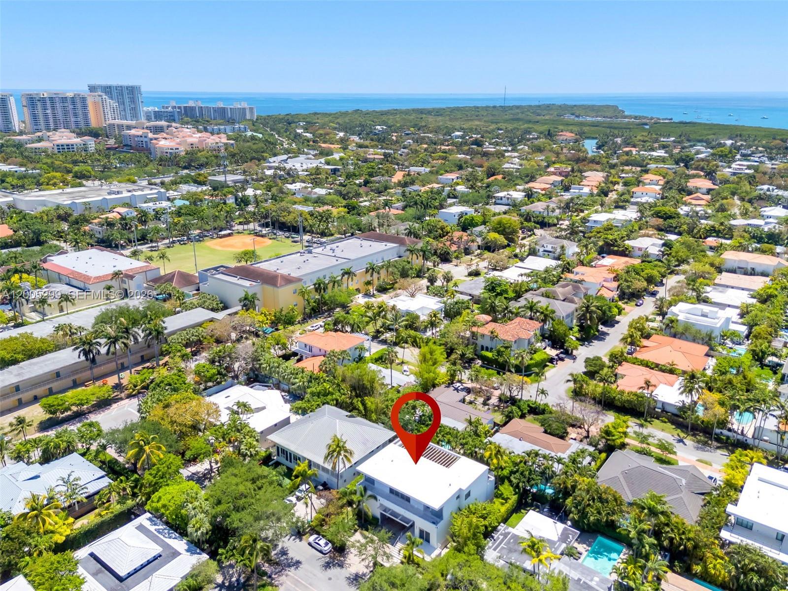 230 W Mcintyre St Key Biscayne, FL 33149