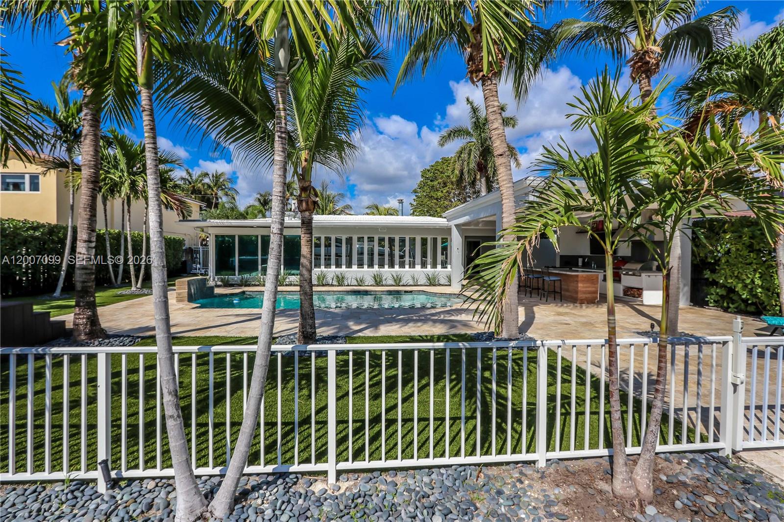 404 Coconut Isle Dr Fort Lauderdale, FL 33301