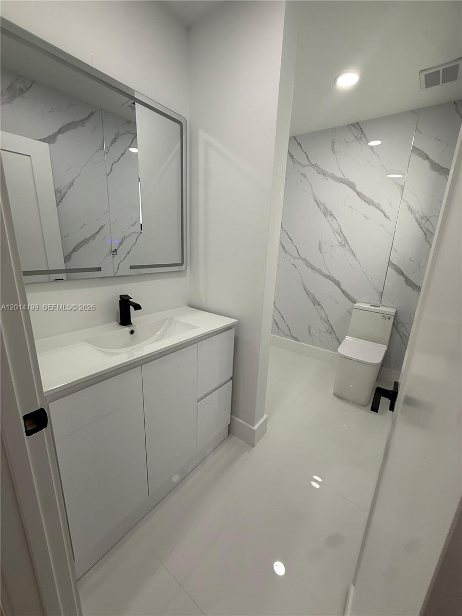 2951 NW 57th St Miami, FL 33142