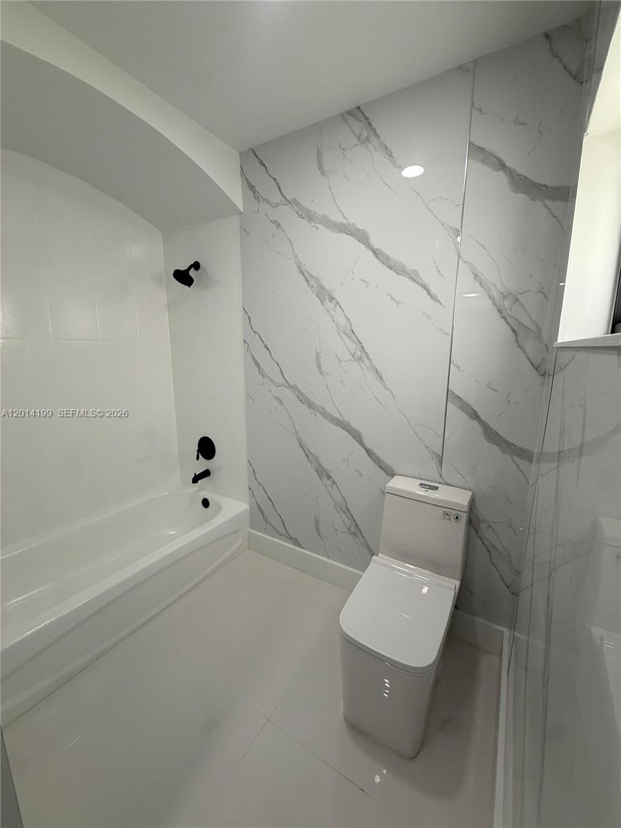 2951 NW 57th St Miami, FL 33142
