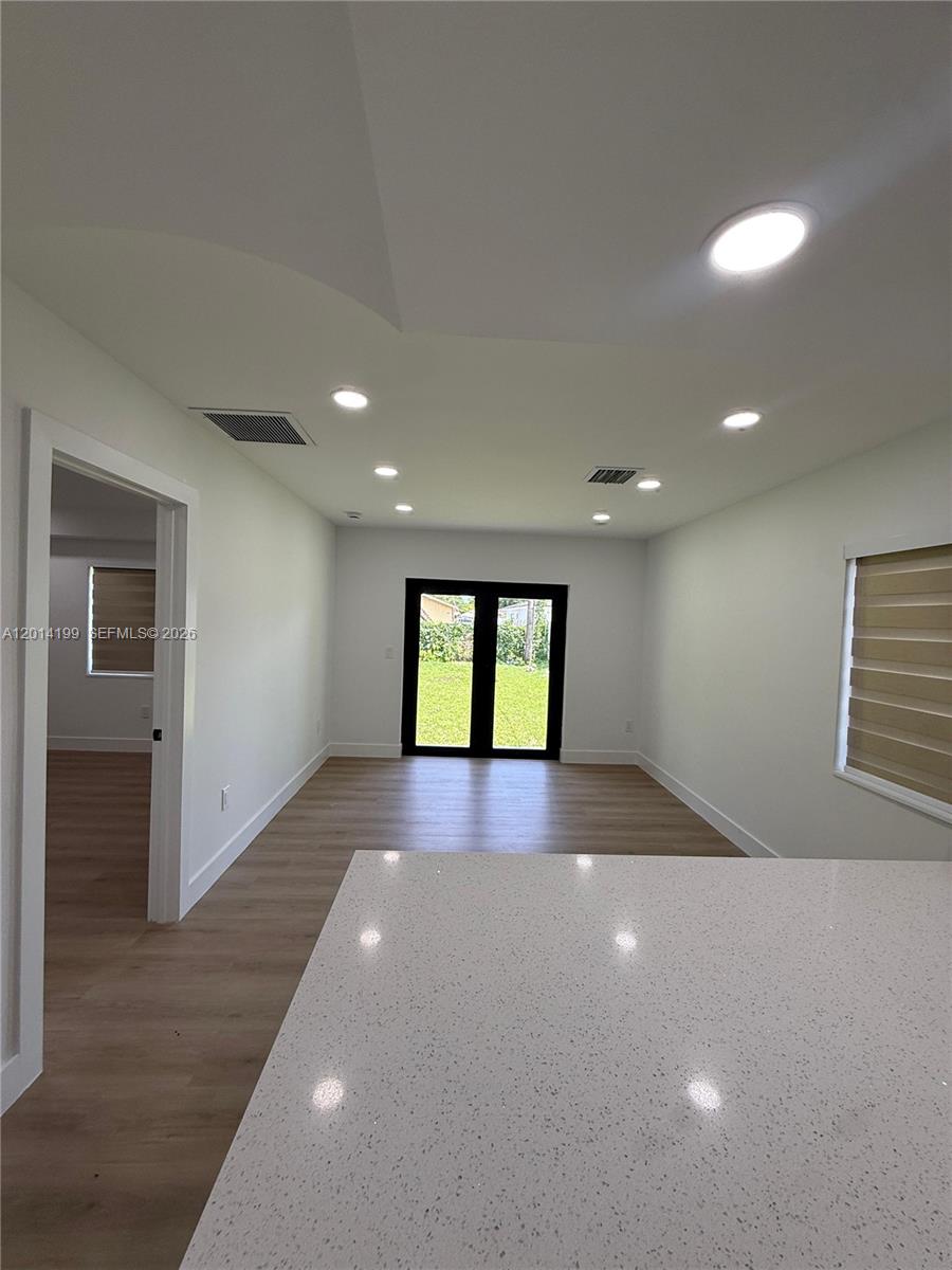 2951 NW 57th St Miami, FL 33142