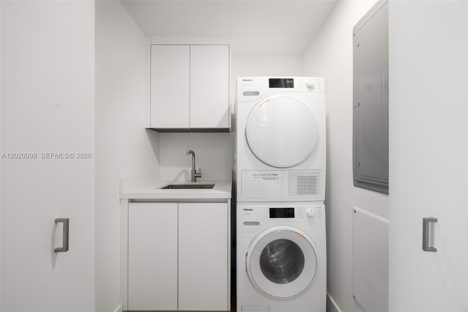 204 Sunrise Dr #204B Key Biscayne, FL 33149