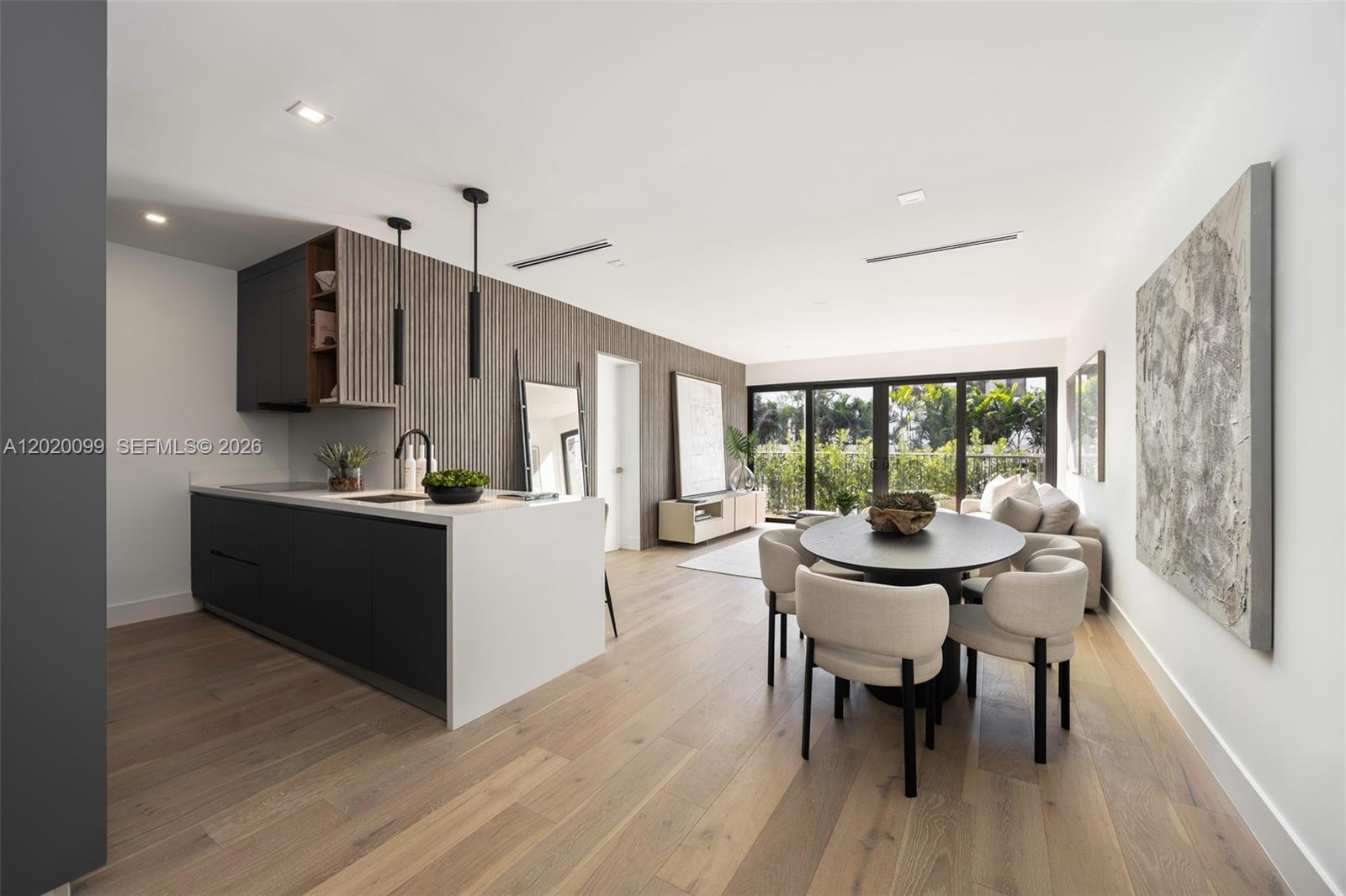 204 Sunrise Dr #204B Key Biscayne, FL 33149