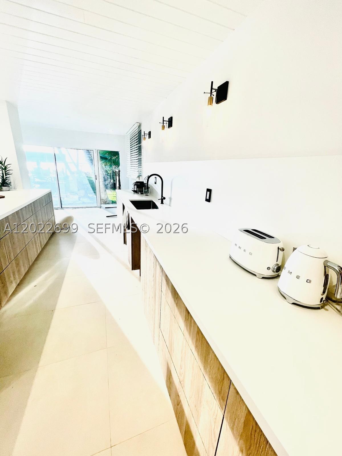 8300 Hawthorne Ave Miami Beach, FL 33141