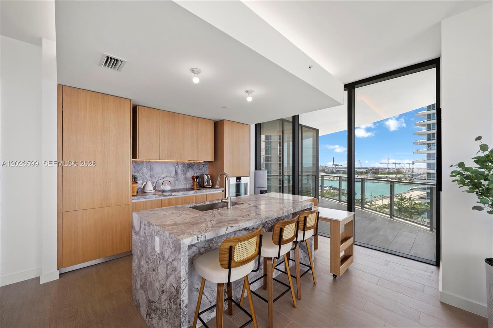 500 Alton #1205 Miami Beach, FL 33139