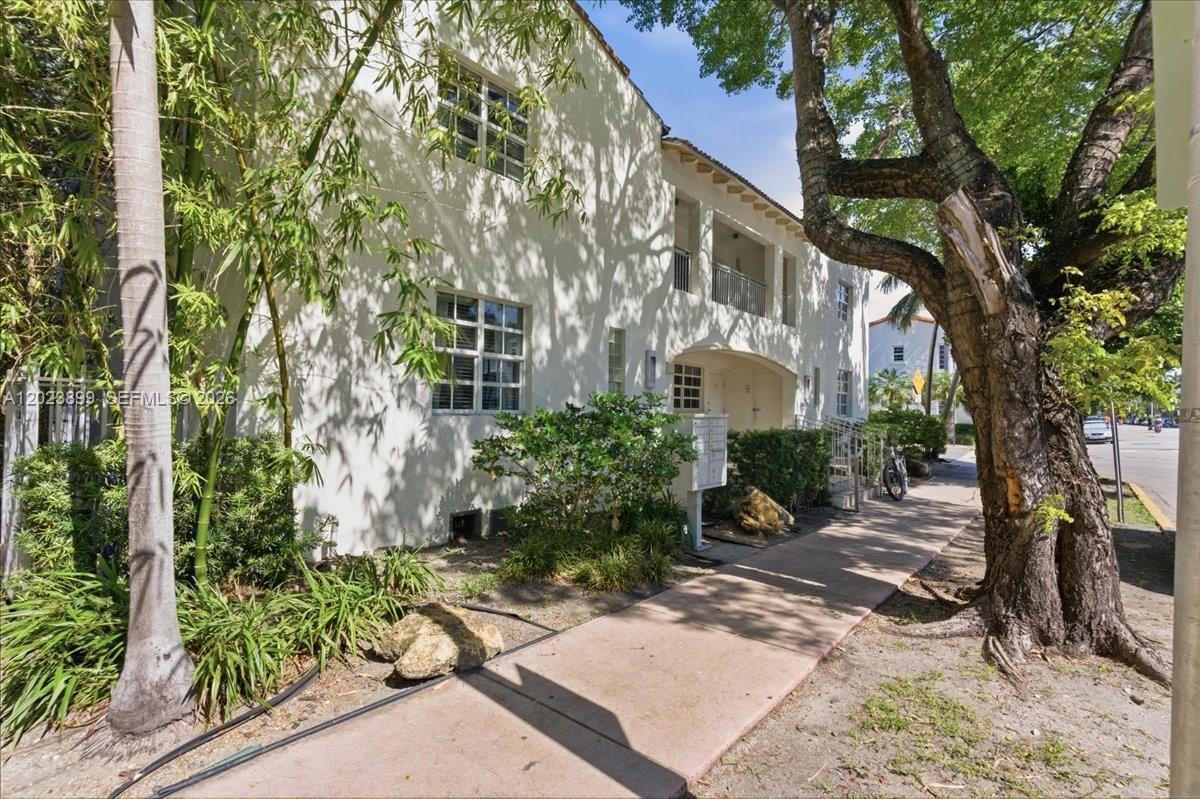 1438 Meridian Ave Miami Beach, FL 33139