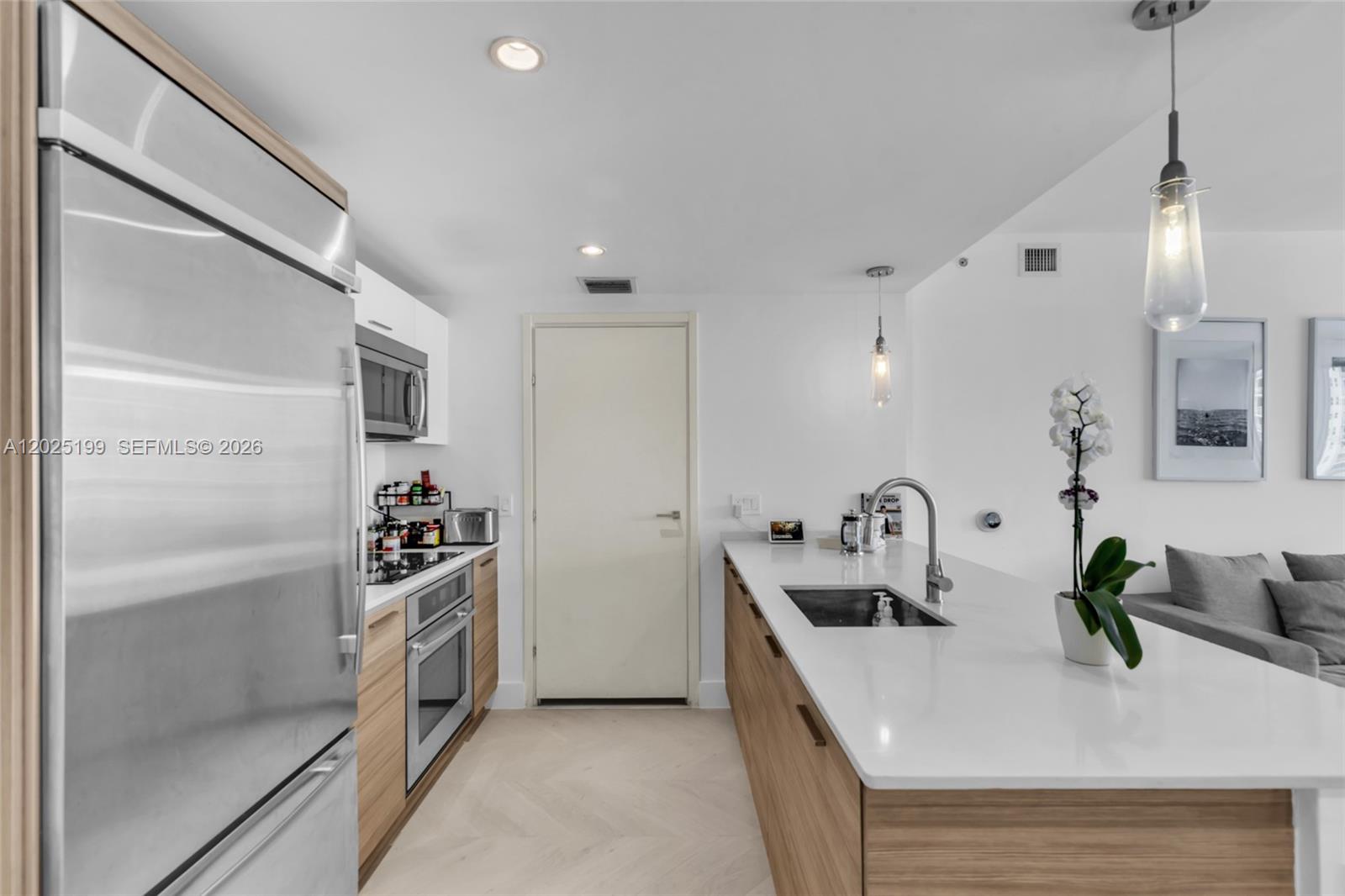 1300 Brickell Bay Dr #3408 Miami, FL 33131