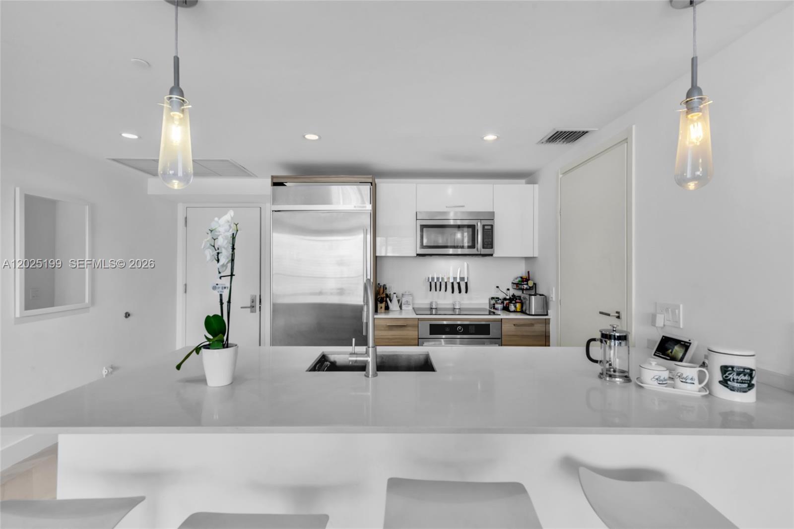 1300 Brickell Bay Dr #3408 Miami, FL 33131